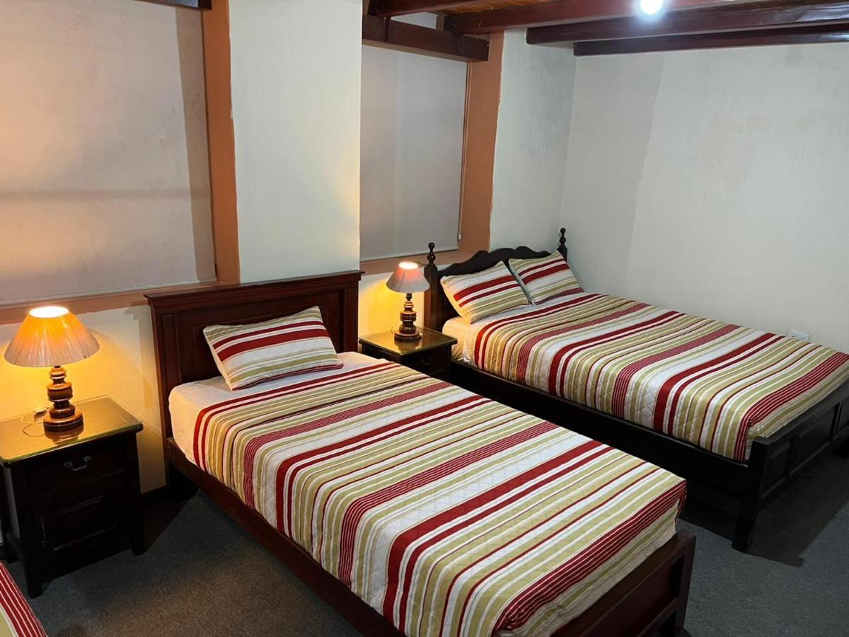 Hostal Victoria Quito Exterior foto