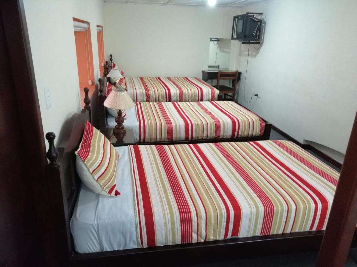 Hostal Victoria Quito Exterior foto